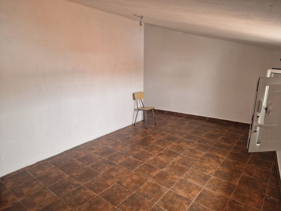 Vende casa no Alentejo em estado novo. Pronta a habitar.
