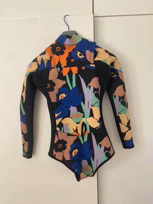 Fatos de Surf Mulher Roxy e Bilabong