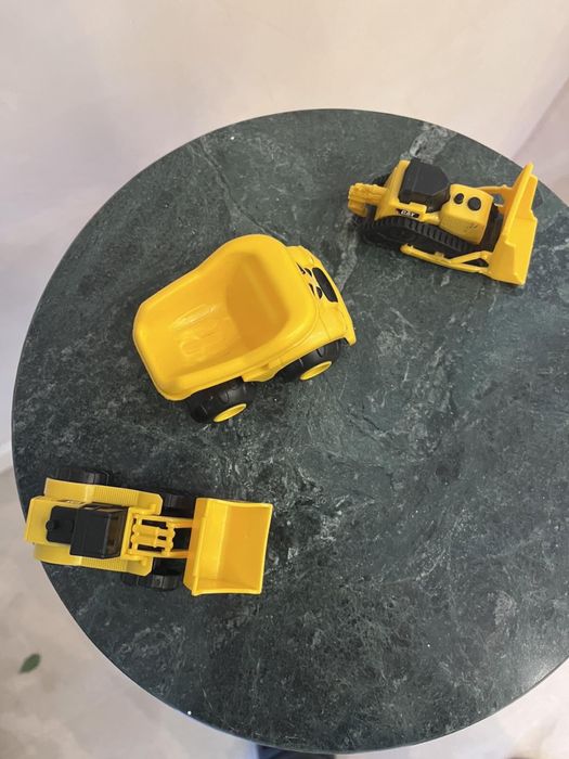 Продам дитячі машинки САT