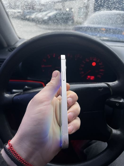 Продам iphone 12 128