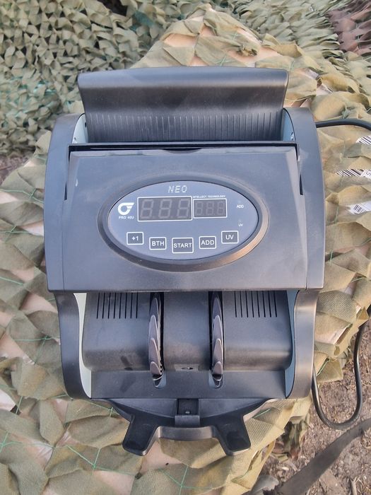 лічильник банкнот PRO 40U Neo Black.