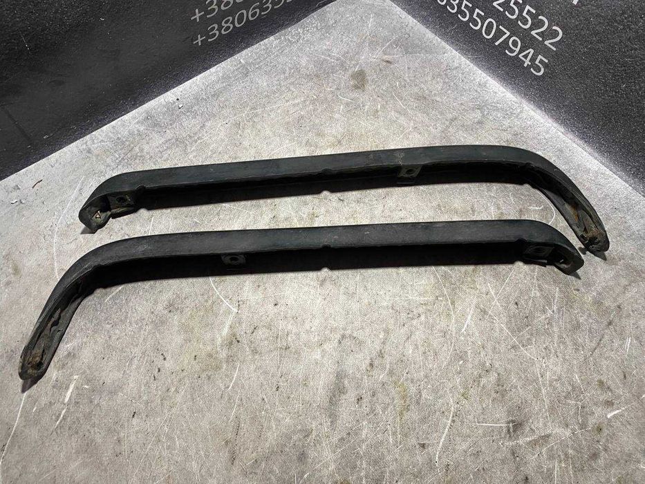 Накладка планка вія права ліва під задні фари Mercedes-Benz W123