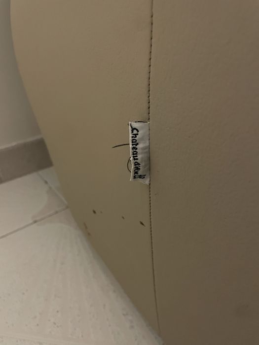 Sofá de dois lugares e poltrona da chateau d’ ax