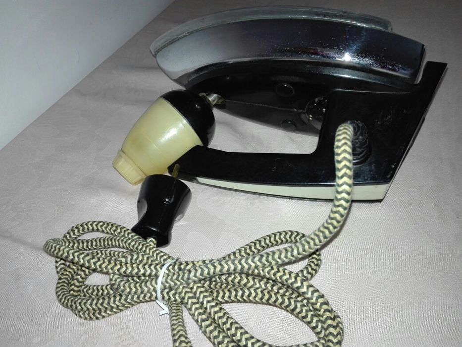 Żelazko zabytkowe, sprawne, z PRL-U