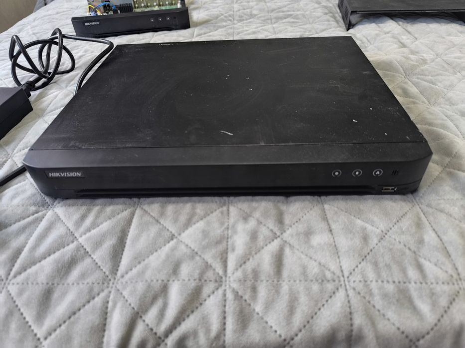 Відеореєстратор HIKVISION DS-7216HQHI-K2
