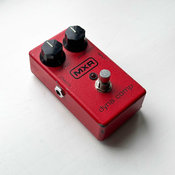 MXR Dyna comp, MXR Phase 100, Mooer A7 Ambiance, Morley Wah, Sonicake Octaver