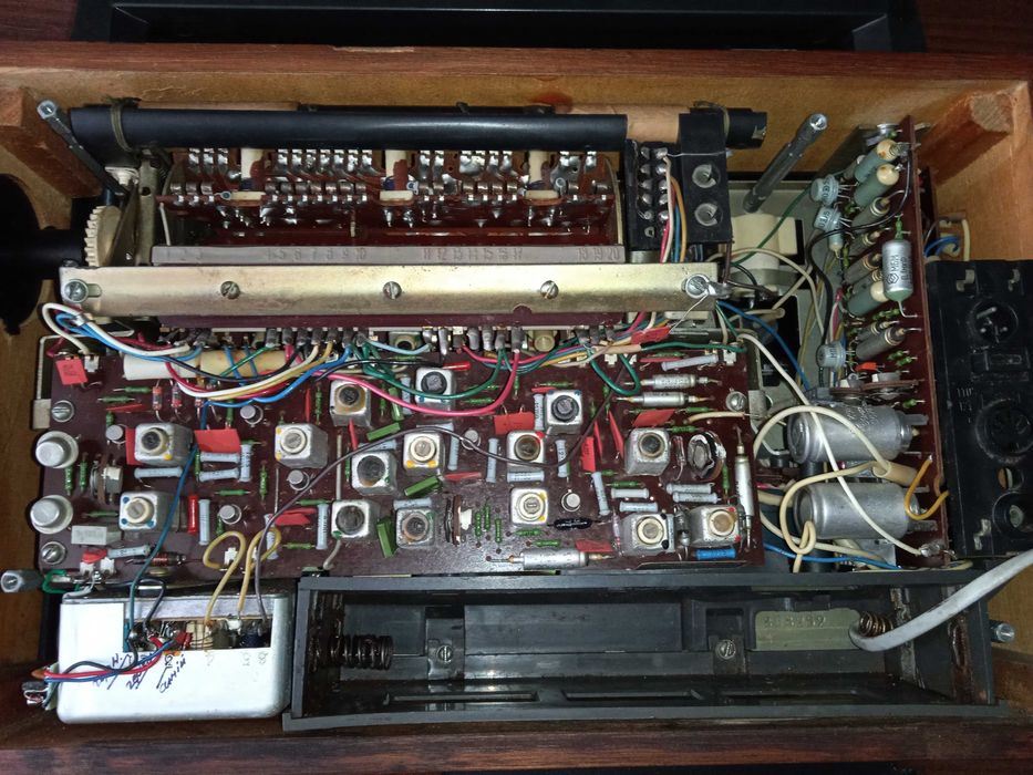Радіоприймач «Океан-209» у доброму стані (під реставрацію)