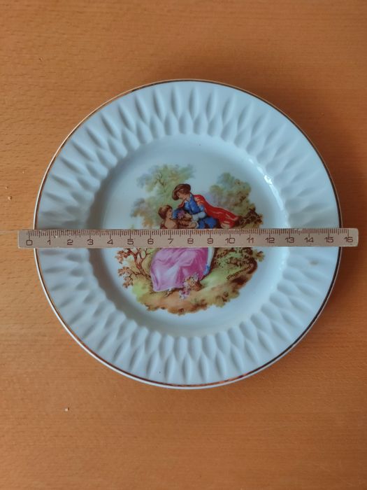 Pratos decorativos em cerâmica "SPAL".