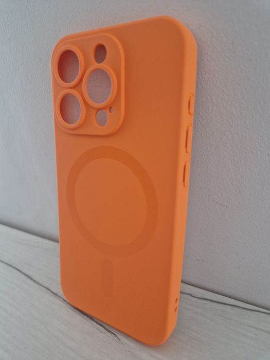 TEL PROTECT MagSilicone Case do Iphone 15 Pro Pomarańczowy