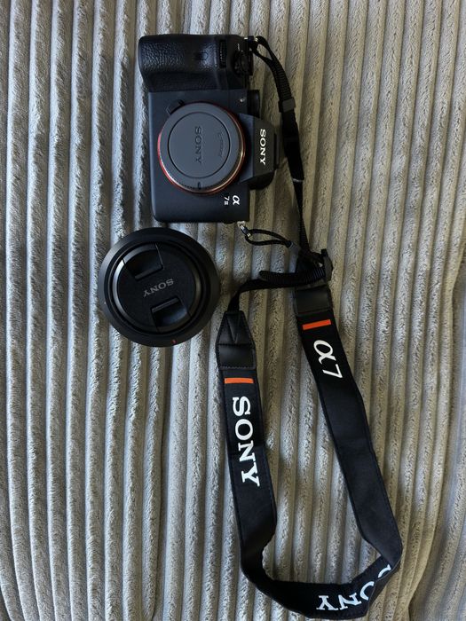 Sony A7III (Corpo Full-Frame) Com Lentes de Zoom Padrão FE 28-70mm
