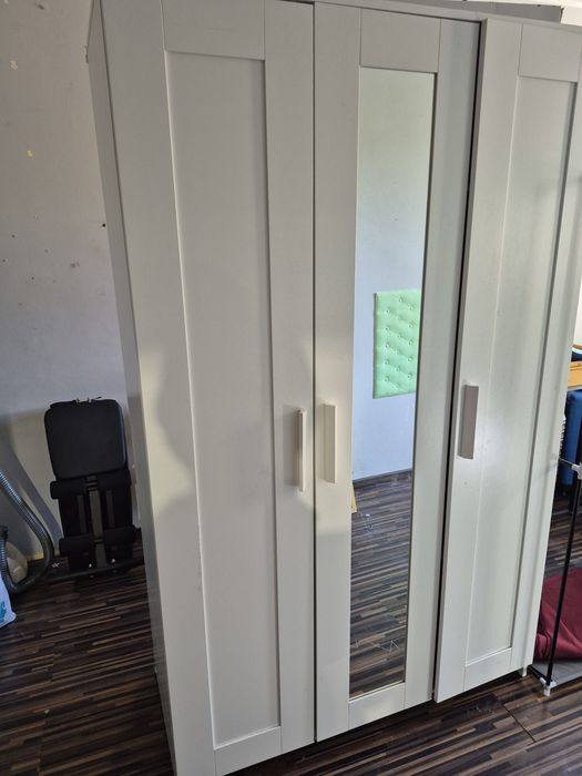 Sprzedam białą szafę Ikea