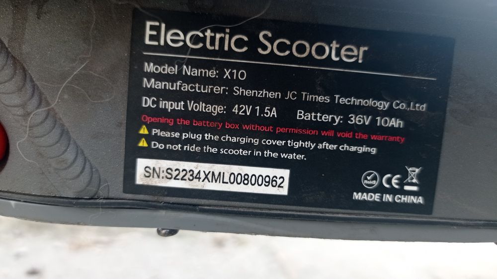 Продаю електросамокат Electric Scooter 10