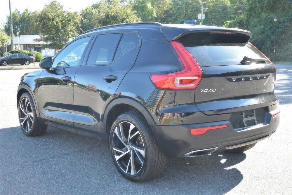Volvo XC40 T5 R-Design      2020