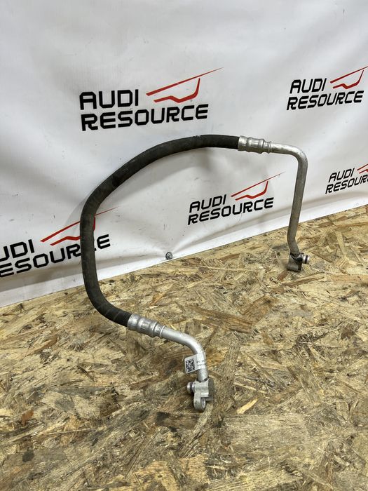 Трубка патрубок кондиціонера шланг Audi Q5 12-16 р 2.0 TFSI 8R0260701S