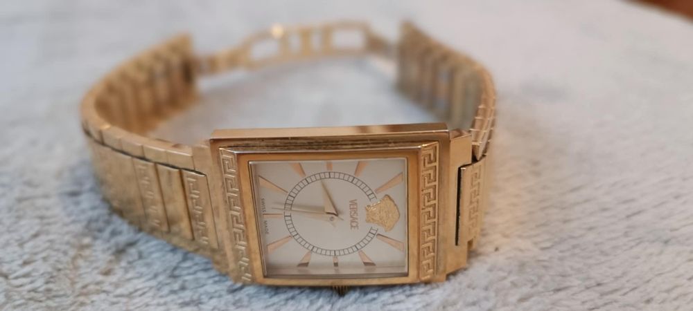 Szwajcarski Zegarek Versace