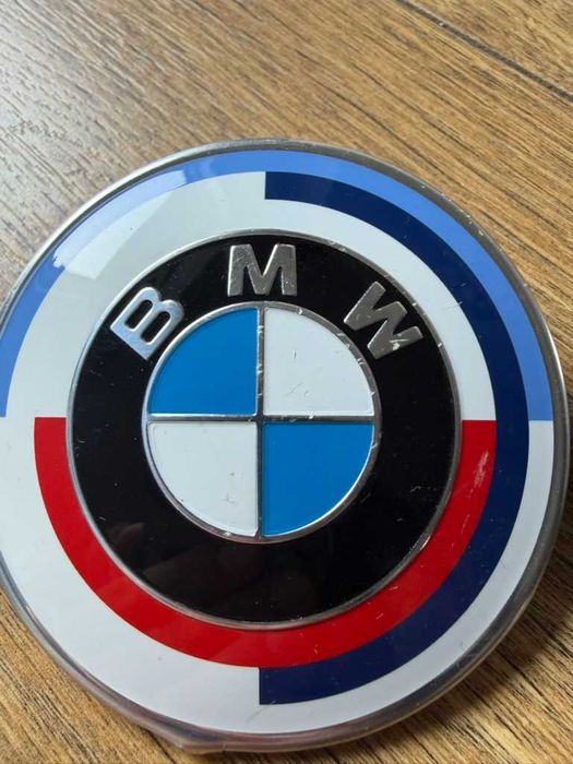 51148087194 Emblemat BMW 50 Jahre M znaczek na maske LOGO BMW M HERITAGE