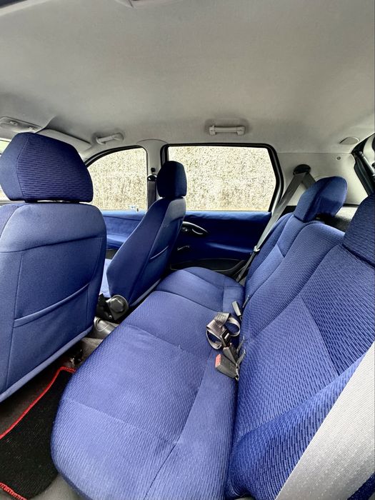 Fiat Punto Gasolina Económico - 1.2 16V ELX