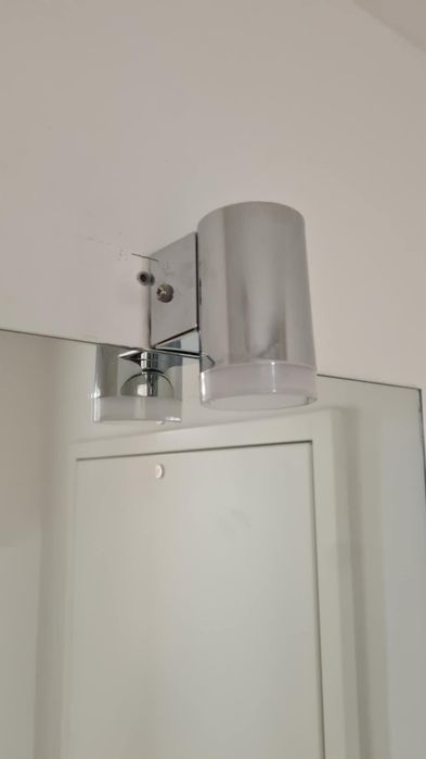 Lampa nad lustro