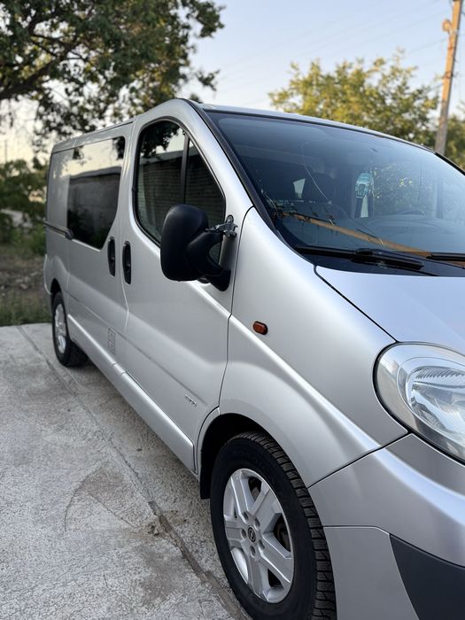 Продам  Opel Vivaro 2.0 дизель