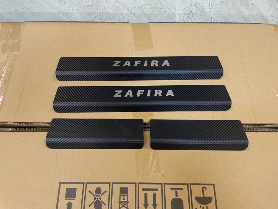 Накладки на пороги Opel Zafira C с 2011 Нержавейка в карбоне