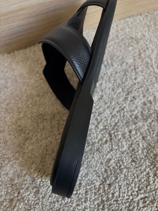 Louis Vuitton slippers