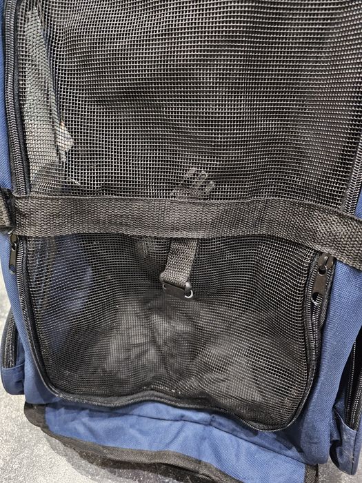 Mochila / mala com rodas para transporte de animais