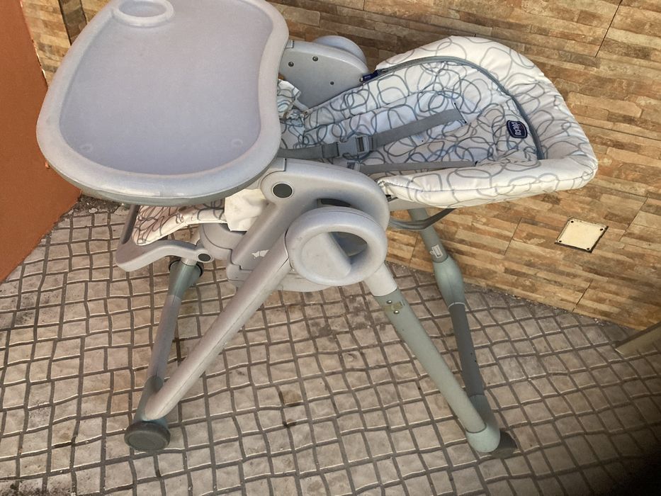 Cadeira de refeição da chicco em bom estado
