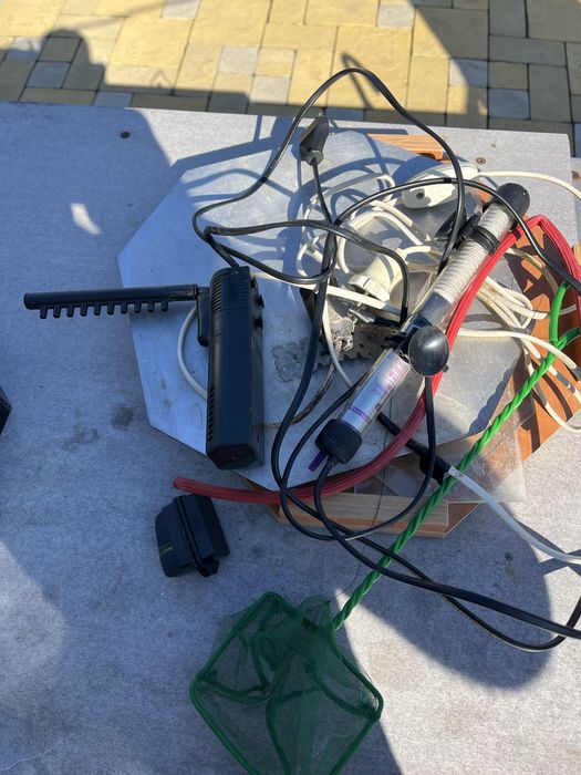 Продам б/у акваріум