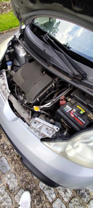 Peugeot 107 1.0 5 Portas (2006) - Motor Toyota, A/C e IUC Barato