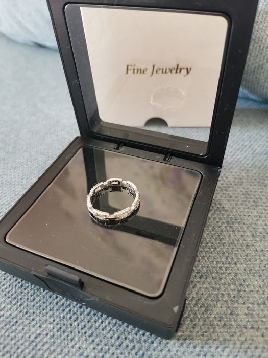 Кольцо в виде цепи с цирконием