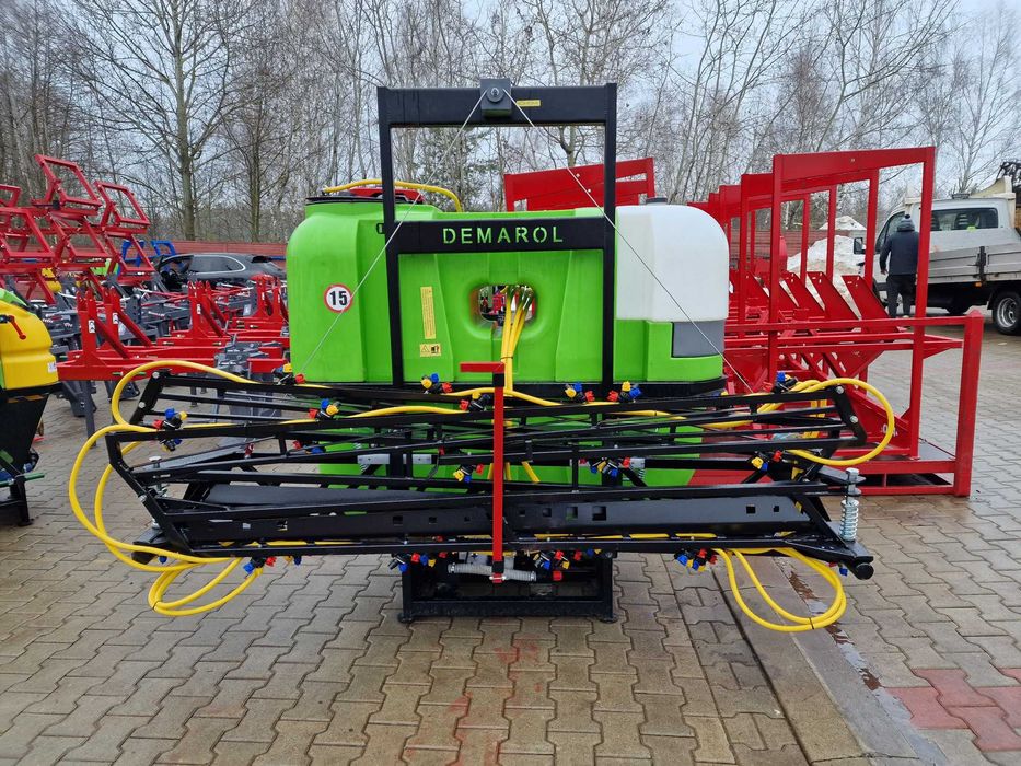 Opryskiwacz   800 litrów lanca 15m SHOGUN