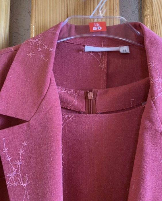 Komplet sukienka garsonka marynarka czerwona haftowany 48 4XL 5XL