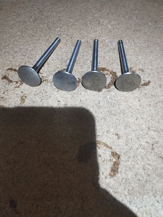 Клапаны головки блока Газ21, Газ69, Уаз469, Газ53, Газ66, Газ24