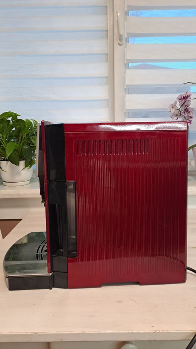 Кавомашина Delonghi Perfecta.