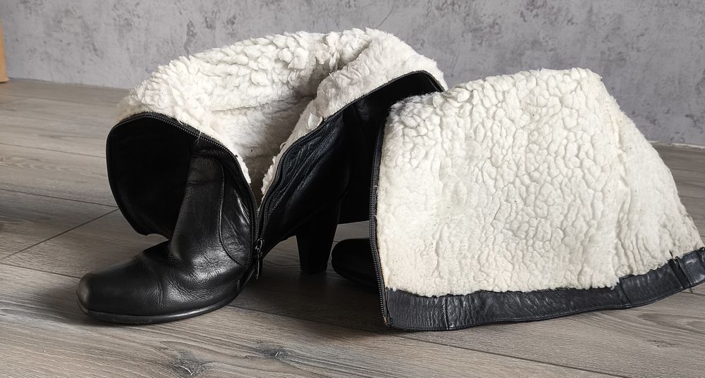 Кожані сапожки  на цегейці 40 розміру