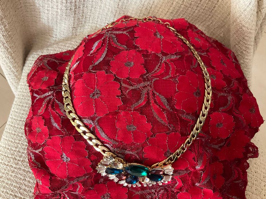 Colar Dramatico e de Alta Qualidade - Bijuteria Lindissima!