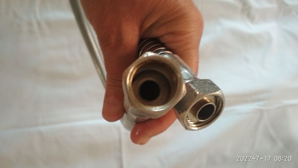 Sprzedam wąż gazowy dł 1m.