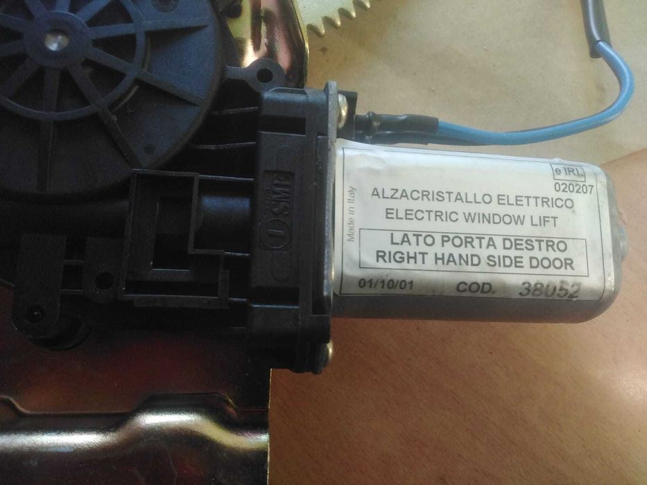 Elevador Elétrico NOVO 3 Portas Opel Corsa Frente Direito 1993