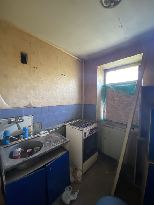 Продам 1 кв Узбекистанская дом 9