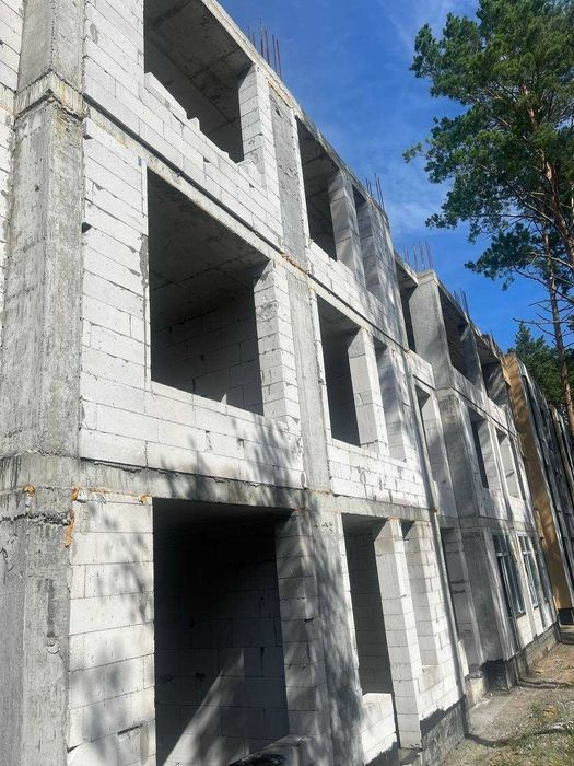 Відмінна квартира в зеленому районі, за 15600 $