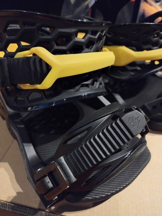 Nowe Wiązania Jones Meteorite Portal M 40-43