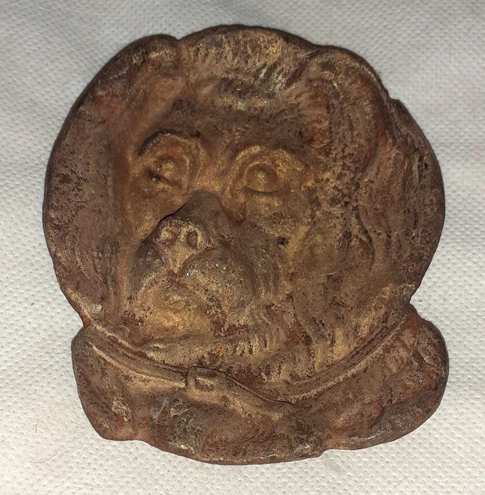 Cão em Ferro Antigo