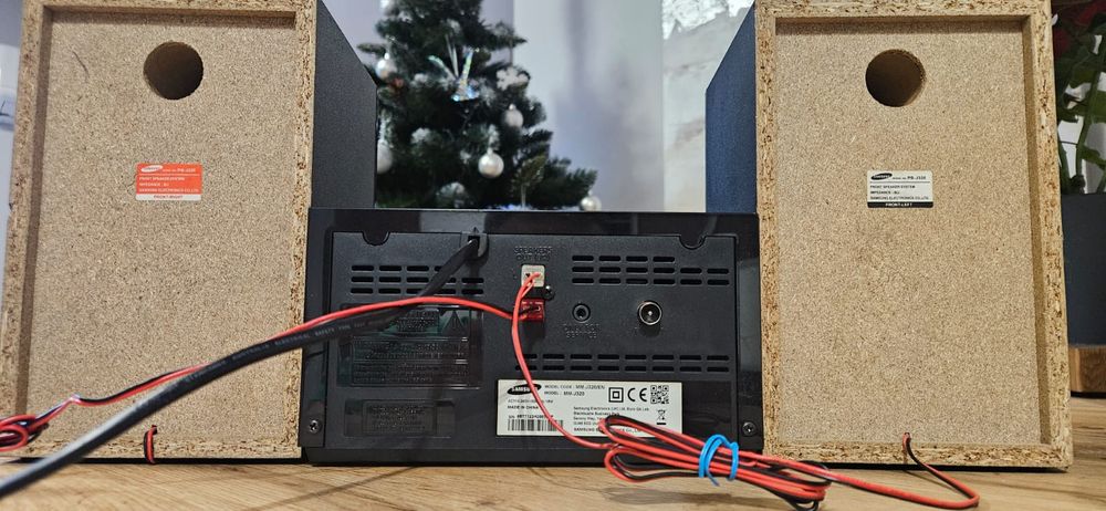 Mini wieża Samsung z bluetooth pilotem MM J320