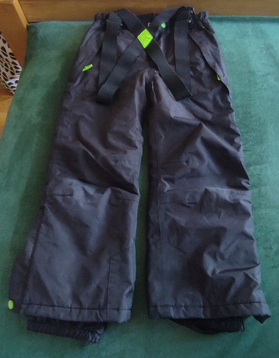 Spodnie narciarskie w rozmiarze 110/116