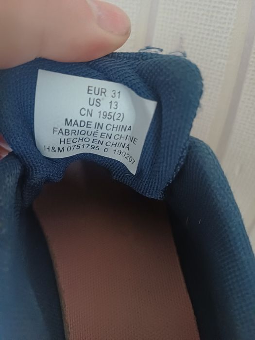 Кросівки на дівчинку