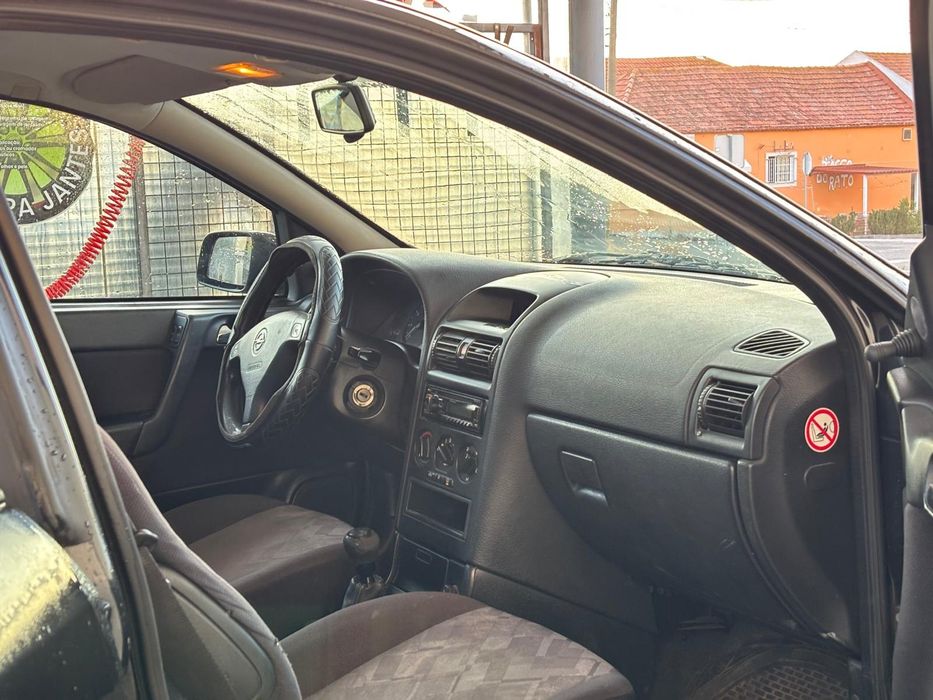Opel Astra Preto 2000 — photo 4