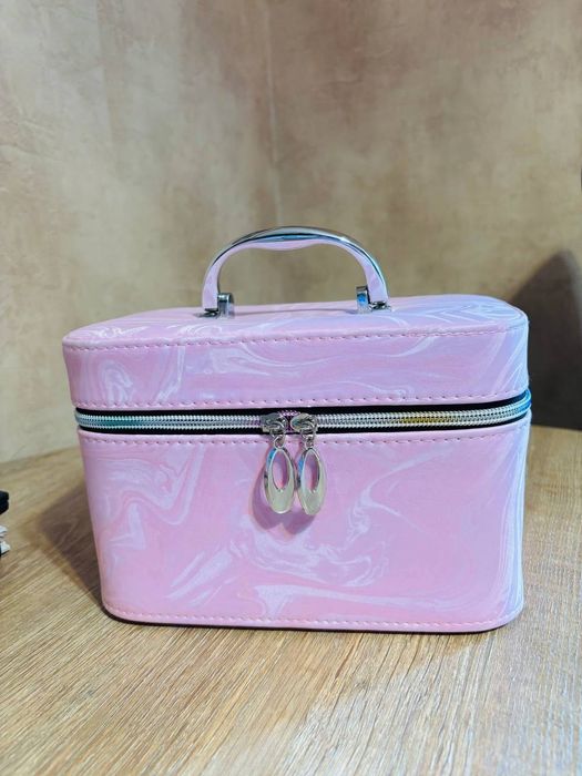 Косметичка рожева нова
