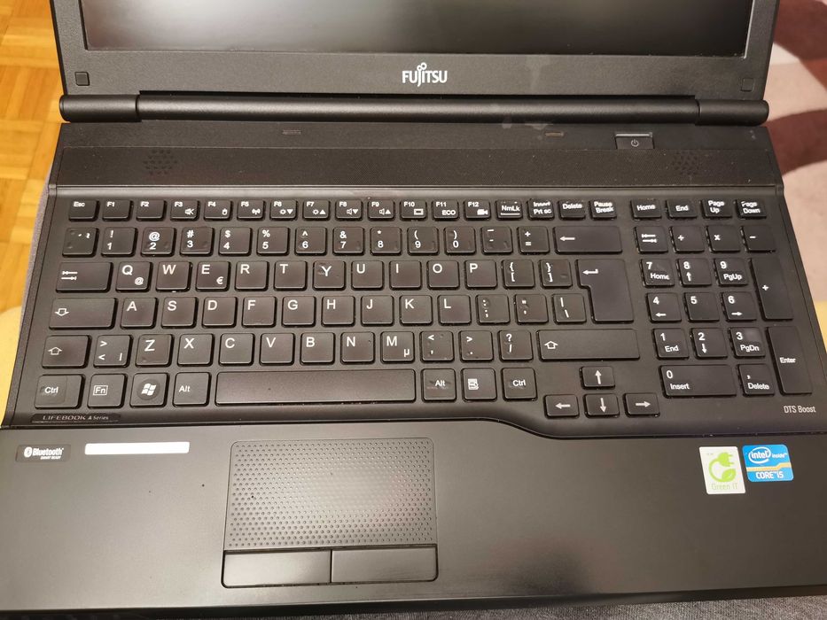 Notebook Lifebook Fujitsu AH532, i5, 250 SSD, 4Gb RAM, Win 10 Pro