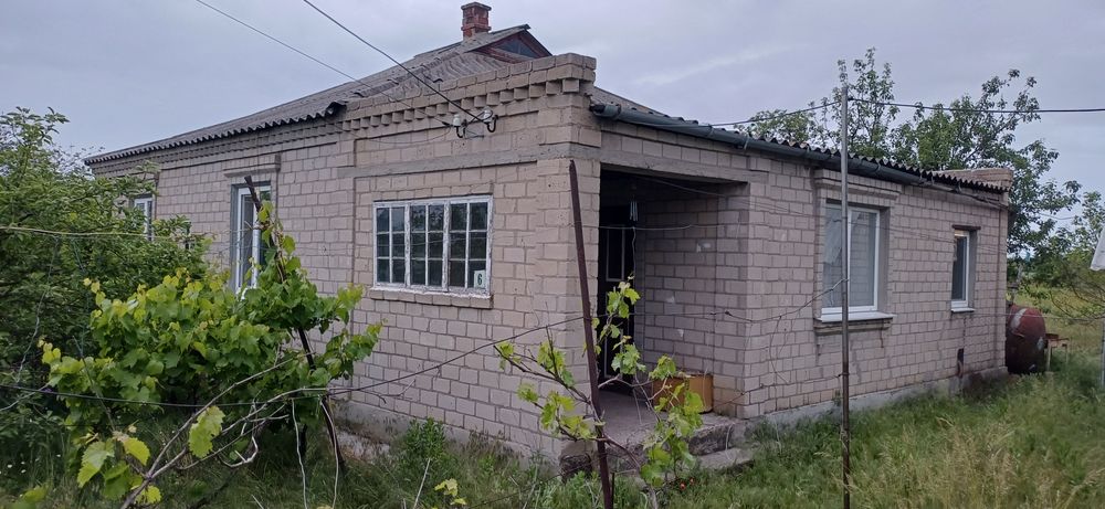 Продам кірпічний будинок