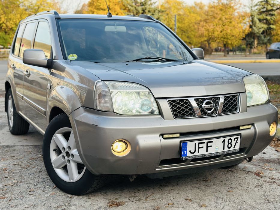 Продам Nissan X-Trail 2.2 дизель на боевом ходу !